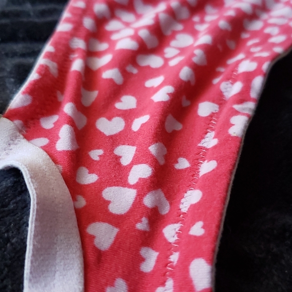 Victoria's Secret Valentine's Day Bra - Picture 5 of 9